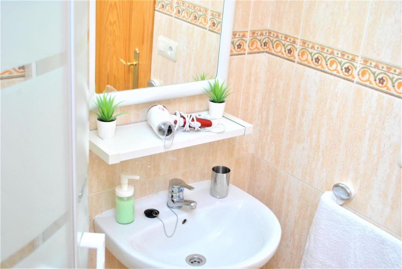 Small Building With 2 Apartments Malaga Zewnętrze zdjęcie
